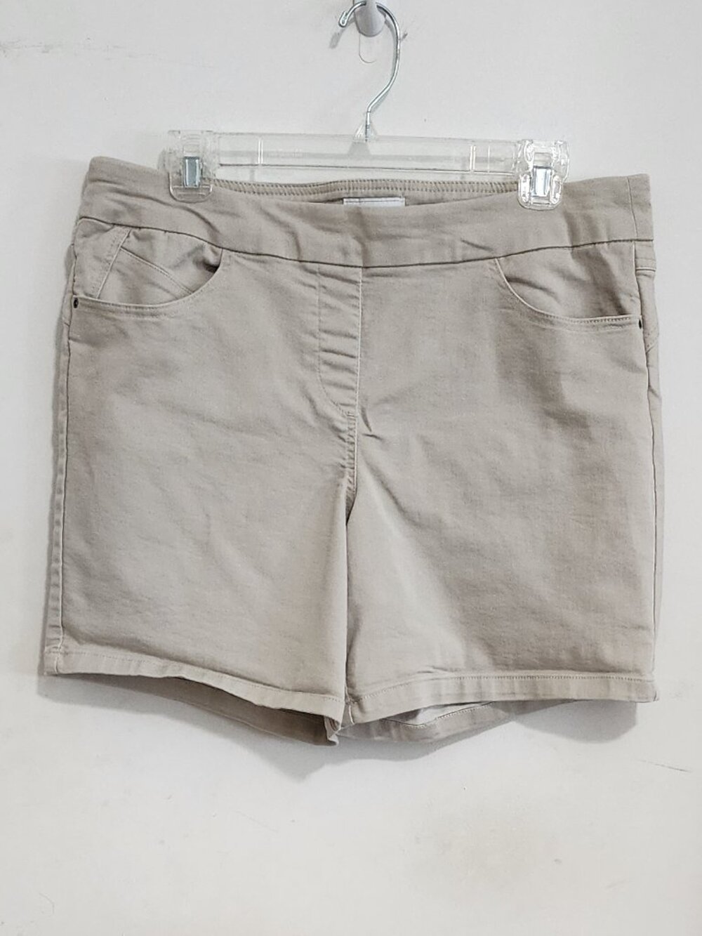 Liz Claiborne, Ladies Shorts, Size 16